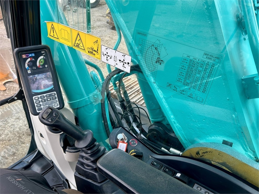 Ekskavator perayap New Holland Kobelco E305C EVO: gambar 23