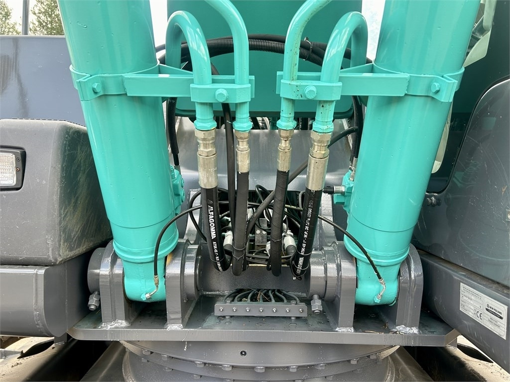 Ekskavator perayap New Holland Kobelco E305C EVO: gambar 16