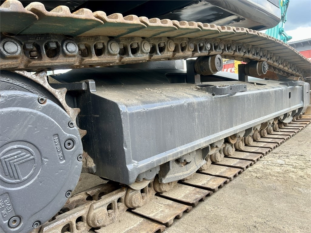 Ekskavator perayap New Holland Kobelco E305C EVO: gambar 20