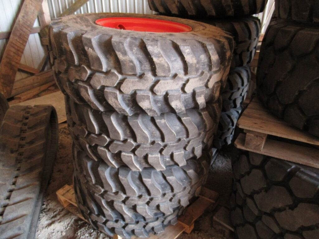 RENGASSARJA 365/70R18 VANTEINEEN - Peralatan konstruksi: gambar 2 RENGASSARJA 365/70R18 VANTEINEEN - Peralatan konstruksi: gambar 2