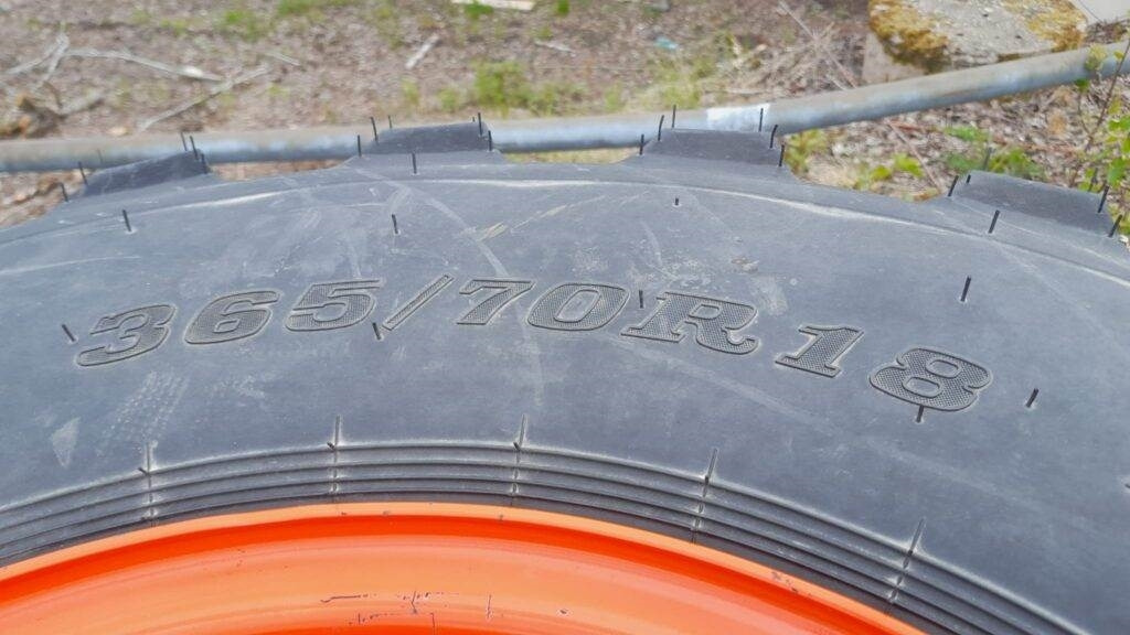 RENGASSARJA 365/70R18 VANTEINEEN - Peralatan konstruksi: gambar 4 RENGASSARJA 365/70R18 VANTEINEEN - Peralatan konstruksi: gambar 4