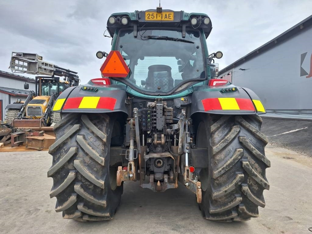 Valtra N174 VERSU ETUKUORMAAJALLA - Traktor: gambar 3 Valtra N174 VERSU ETUKUORMAAJALLA - Traktor: gambar 3