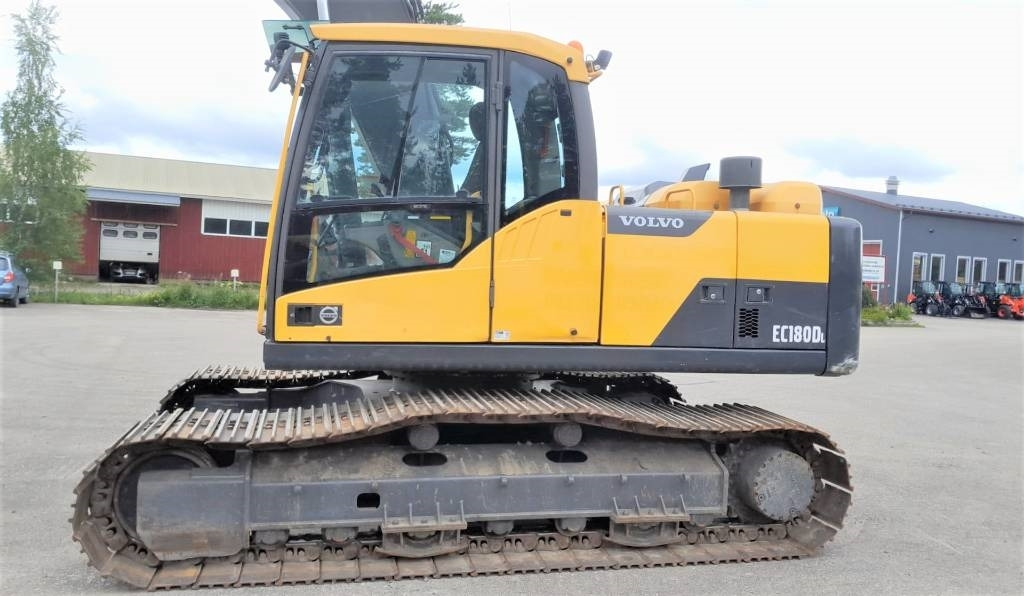 Volvo EC180DL PYÖRITTÄJÄLLÄ - Ekskavator perayap: gambar 2 Volvo EC180DL PYÖRITTÄJÄLLÄ - Ekskavator perayap: gambar 2