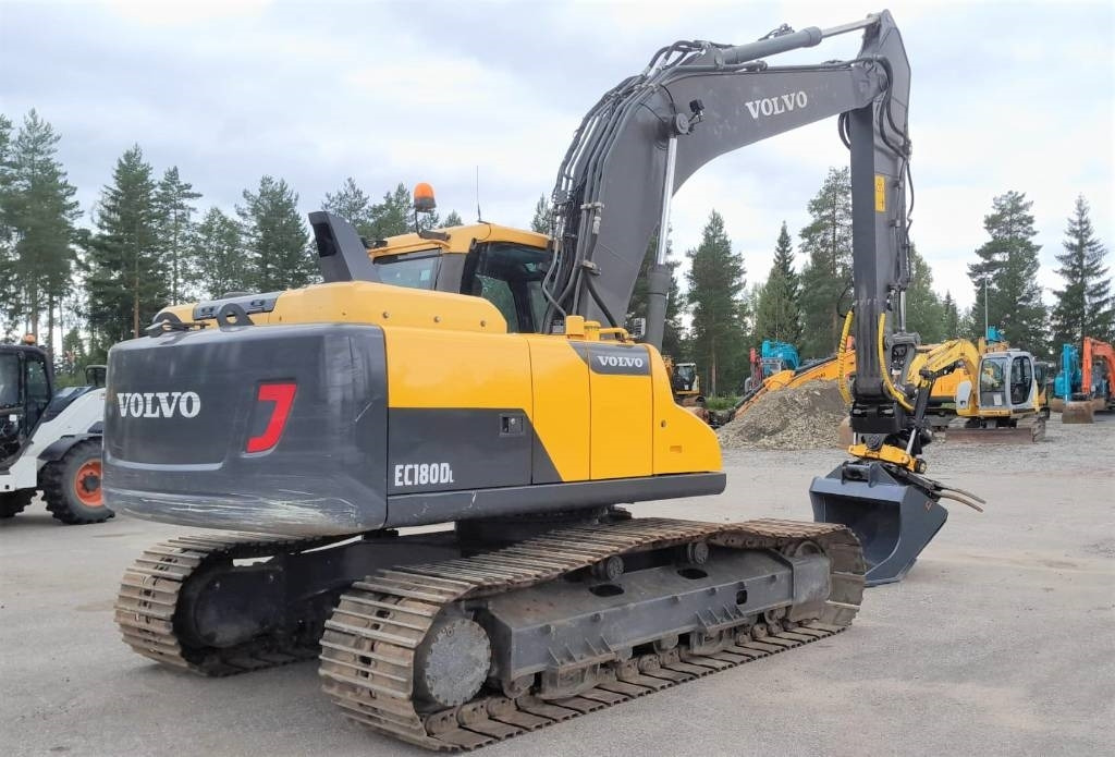 Volvo EC180DL PYÖRITTÄJÄLLÄ - Ekskavator perayap: gambar 5 Volvo EC180DL PYÖRITTÄJÄLLÄ - Ekskavator perayap: gambar 5
