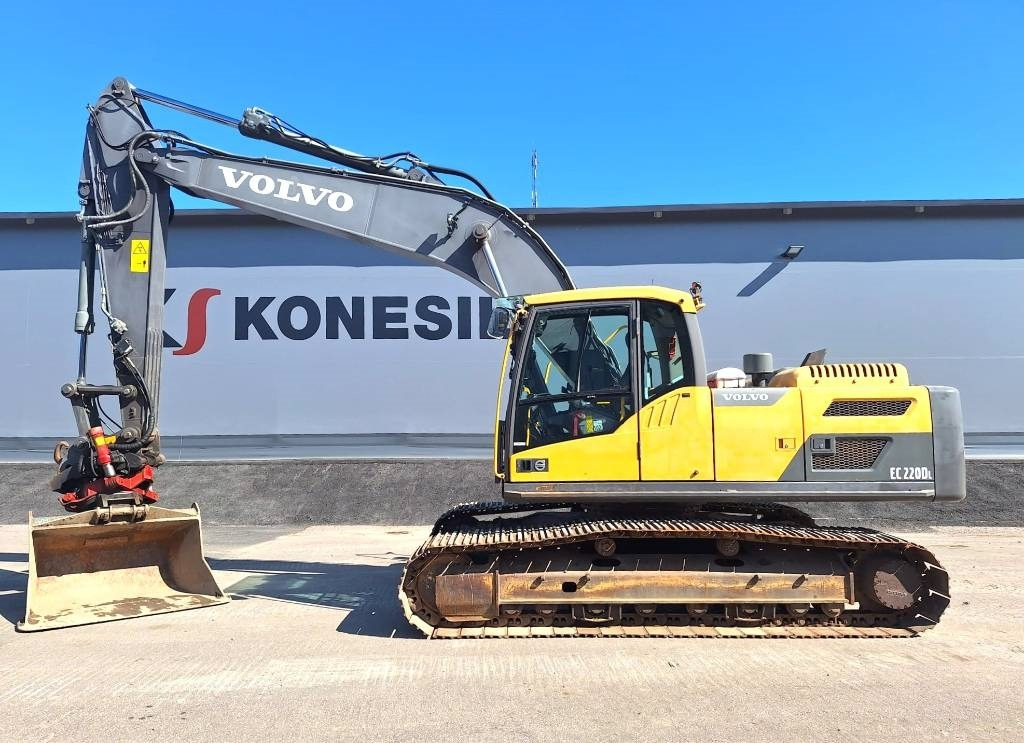 Volvo EC220DL PYÖRITTÄJÄLLÄ  - Ekskavator perayap: gambar 1 Volvo EC220DL PYÖRITTÄJÄLLÄ  - Ekskavator perayap: gambar 1
