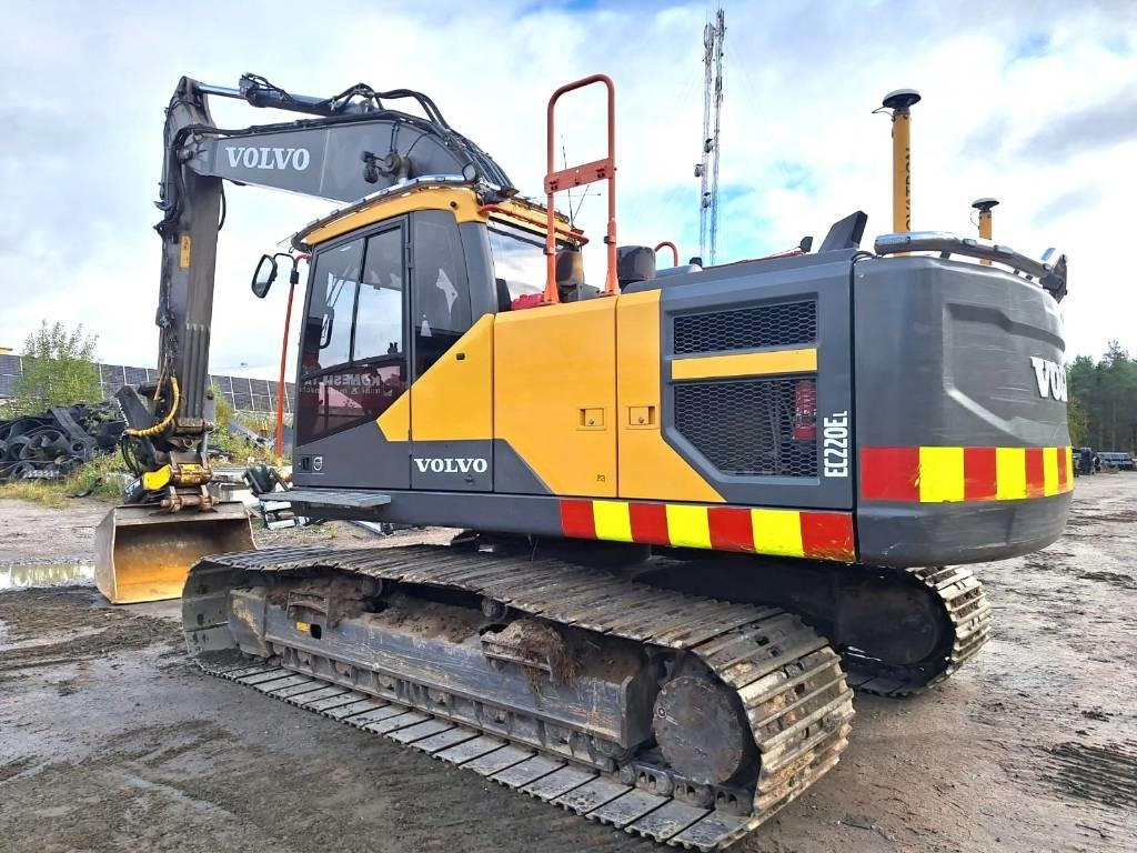 Volvo EC220EL HUIPPUVARUSTEILLA - Ekskavator perayap: gambar 2 Volvo EC220EL HUIPPUVARUSTEILLA - Ekskavator perayap: gambar 2