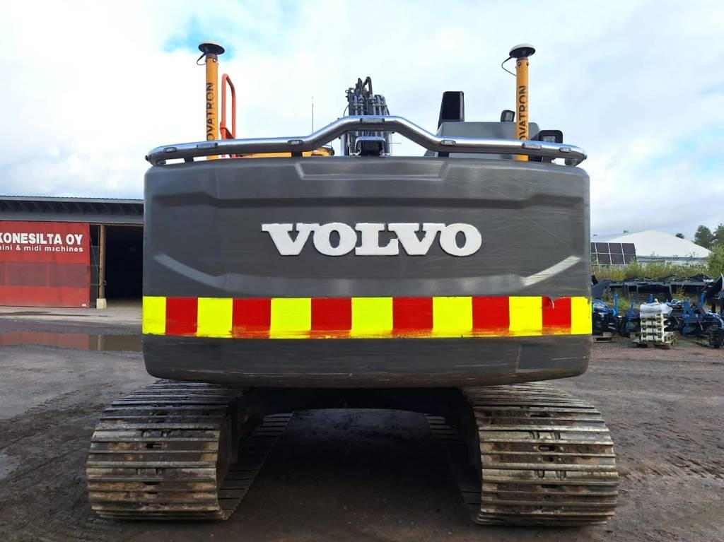 Volvo EC220EL HUIPPUVARUSTEILLA - Ekskavator perayap: gambar 3 Volvo EC220EL HUIPPUVARUSTEILLA - Ekskavator perayap: gambar 3