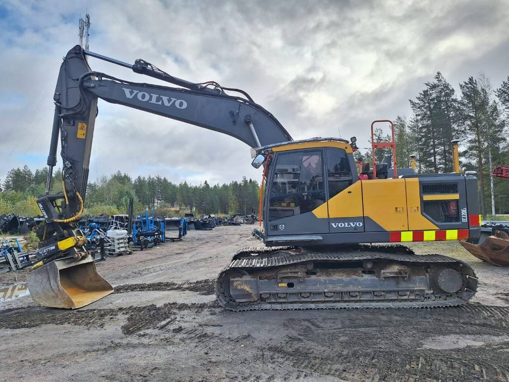 Volvo EC220EL HUIPPUVARUSTEILLA - Ekskavator perayap: gambar 1 Volvo EC220EL HUIPPUVARUSTEILLA - Ekskavator perayap: gambar 1
