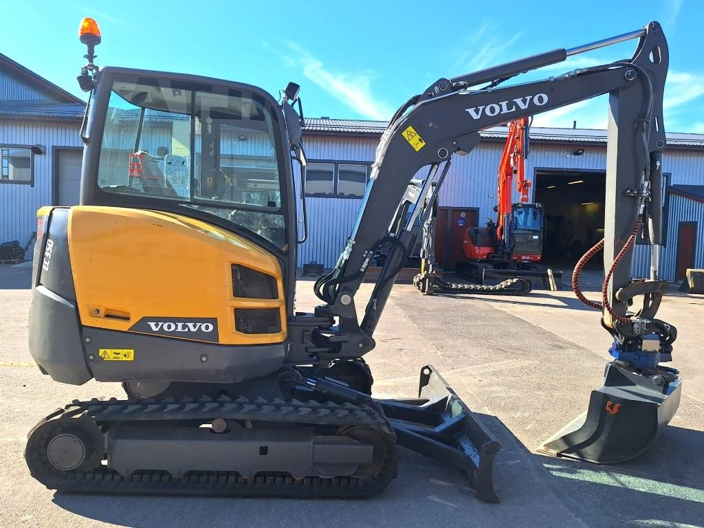 Volvo EC35D PYÖRITTÄJÄLLÄ - Ekskavator mini: gambar 5 Volvo EC35D PYÖRITTÄJÄLLÄ - Ekskavator mini: gambar 5