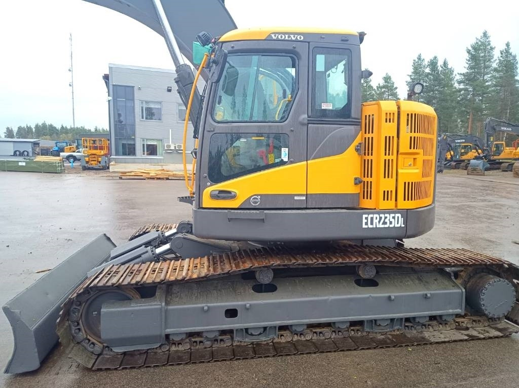Volvo ECR235DL PYÖRITTÄJÄLLÄ - Ekskavator perayap: gambar 2 Volvo ECR235DL PYÖRITTÄJÄLLÄ - Ekskavator perayap: gambar 2