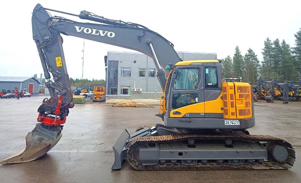 Volvo ECR235DL PYÖRITTÄJÄLLÄ - Ekskavator perayap: gambar 1 Volvo ECR235DL PYÖRITTÄJÄLLÄ - Ekskavator perayap: gambar 1