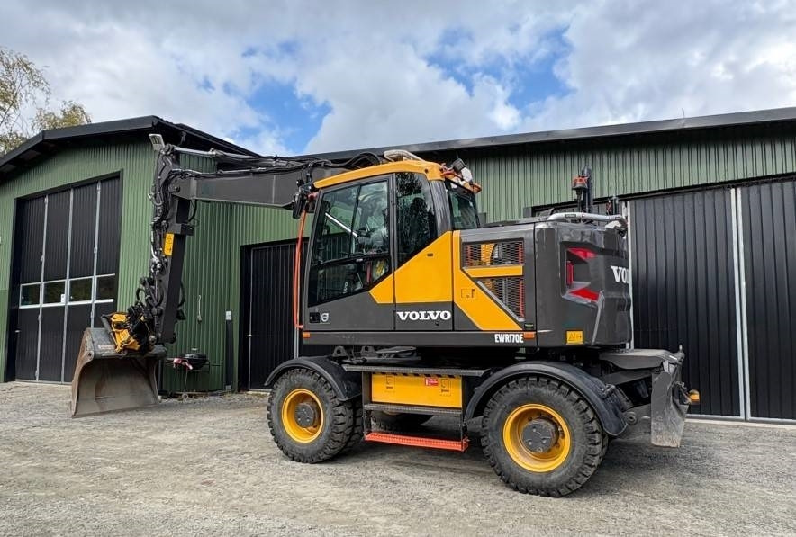 Volvo EWR 170 E 3D LEICA TULOSSA - Ekskavator roda: gambar 2 Volvo EWR 170 E 3D LEICA TULOSSA - Ekskavator roda: gambar 2