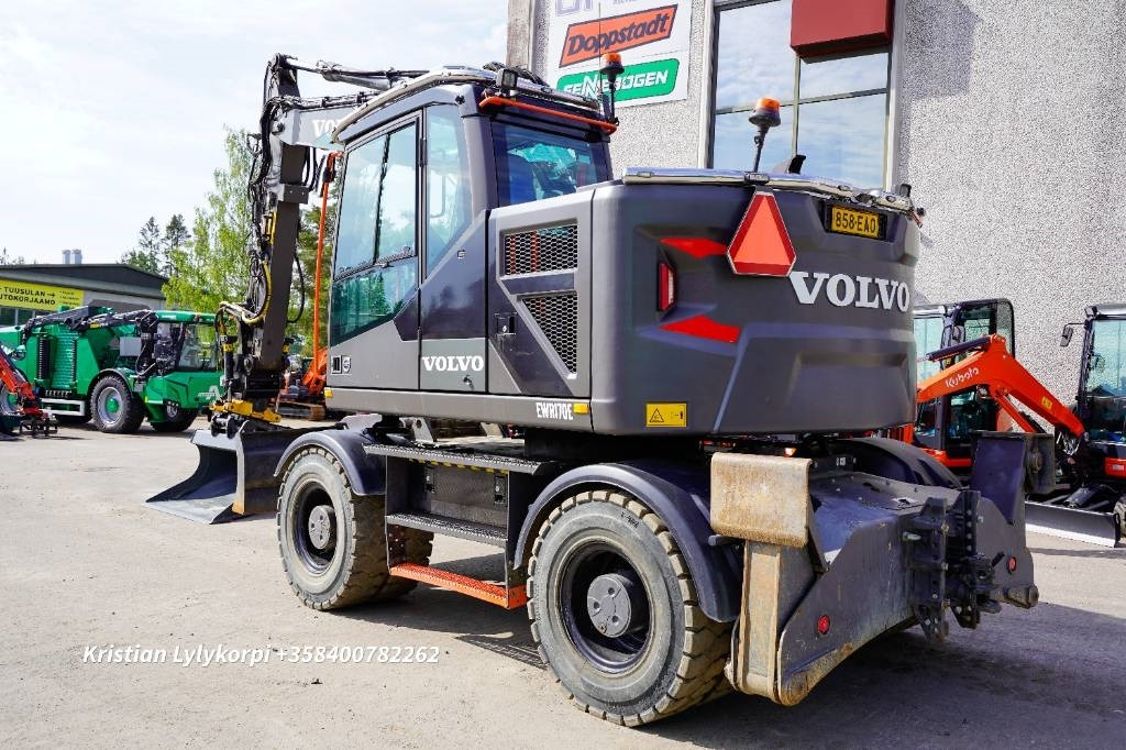 Volvo EWR170E BLACK EDITION - Ekskavator roda: gambar 2 Volvo EWR170E BLACK EDITION - Ekskavator roda: gambar 2