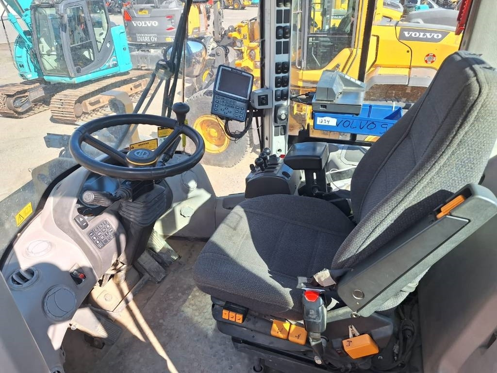 Volvo L 90 H - Wheel loader: gambar 5 Volvo L 90 H - Wheel loader: gambar 5