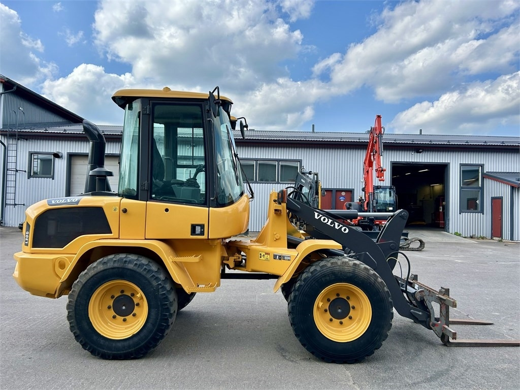 Volvo L30G TRUKKIPIIKEILLÄ - Wheel loader: gambar 4 Volvo L30G TRUKKIPIIKEILLÄ - Wheel loader: gambar 4