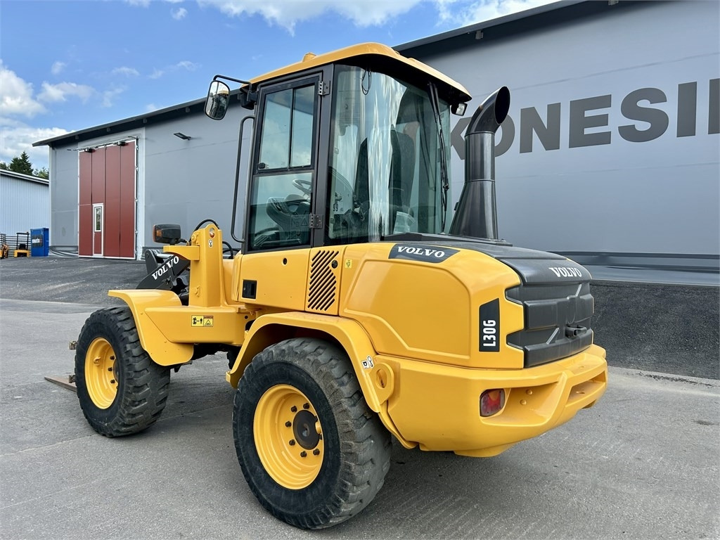 Volvo L30G TRUKKIPIIKEILLÄ - Wheel loader: gambar 2 Volvo L30G TRUKKIPIIKEILLÄ - Wheel loader: gambar 2
