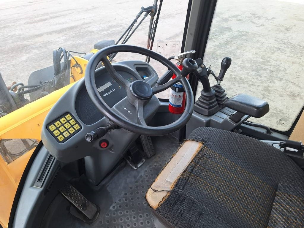 Leasing Volvo L45B TPS RASVARI, YM.  Volvo L45B TPS RASVARI, YM.: gambar 8 Leasing Volvo L45B TPS RASVARI, YM.  Volvo L45B TPS RASVARI, YM.: gambar 8