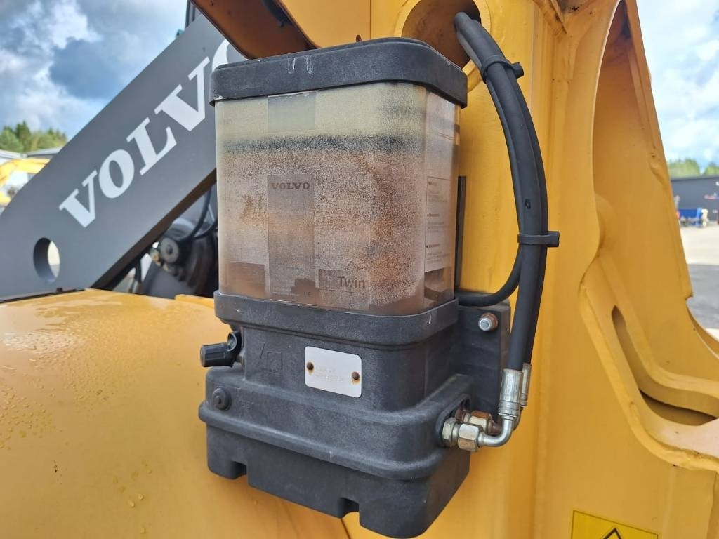 Leasing Volvo L45B TPS RASVARI, YM.  Volvo L45B TPS RASVARI, YM.: gambar 7 Leasing Volvo L45B TPS RASVARI, YM.  Volvo L45B TPS RASVARI, YM.: gambar 7