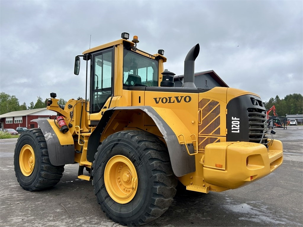 Volvo MYYTY! SOLD! L120F LONG BOOM - Wheel loader: gambar 2 Volvo MYYTY! SOLD! L120F LONG BOOM - Wheel loader: gambar 2