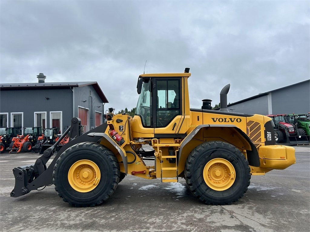 Volvo MYYTY! SOLD! L120F LONG BOOM - Wheel loader: gambar 1 Volvo MYYTY! SOLD! L120F LONG BOOM - Wheel loader: gambar 1