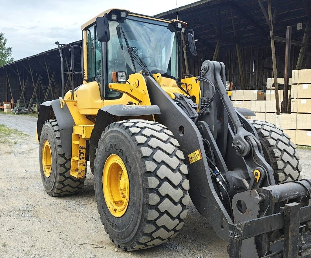 Volvo MYYTY! SOLD! L120F RASVARI YM. - Wheel loader: gambar 3 Volvo MYYTY! SOLD! L120F RASVARI YM. - Wheel loader: gambar 3