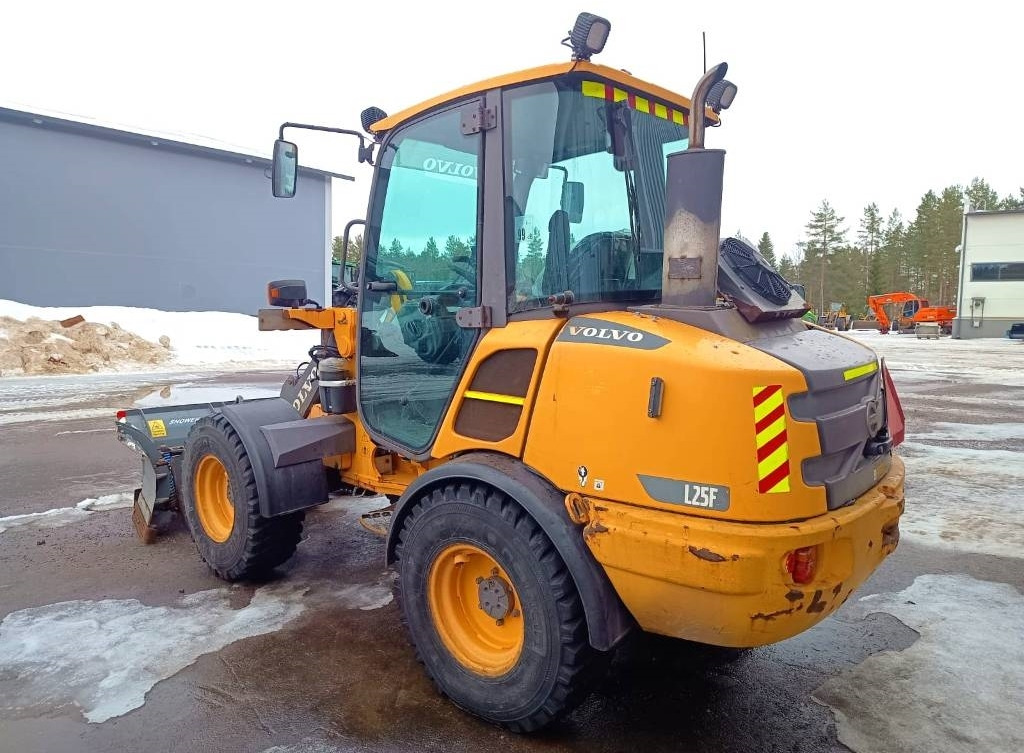 Volvo MYYTY! SOLD! L25F RASVARI, AURA - Wheel loader: gambar 2 Volvo MYYTY! SOLD! L25F RASVARI, AURA - Wheel loader: gambar 2