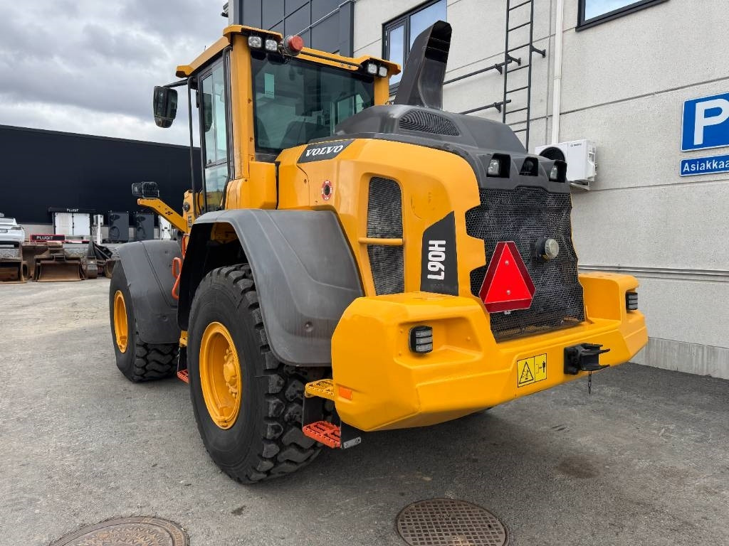 Volvo MYYTY! SOLD! L90H UUSILLA RENKAILLA - Wheel loader: gambar 3 Volvo MYYTY! SOLD! L90H UUSILLA RENKAILLA - Wheel loader: gambar 3