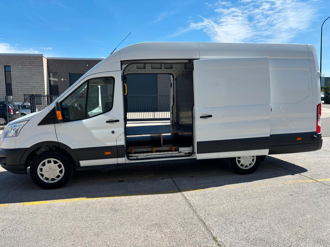 Ford Transit. Maxi. Klima. Euro 6B. Tempomat - Van panel: gambar 4 Ford Transit. Maxi. Klima. Euro 6B. Tempomat - Van panel: gambar 4