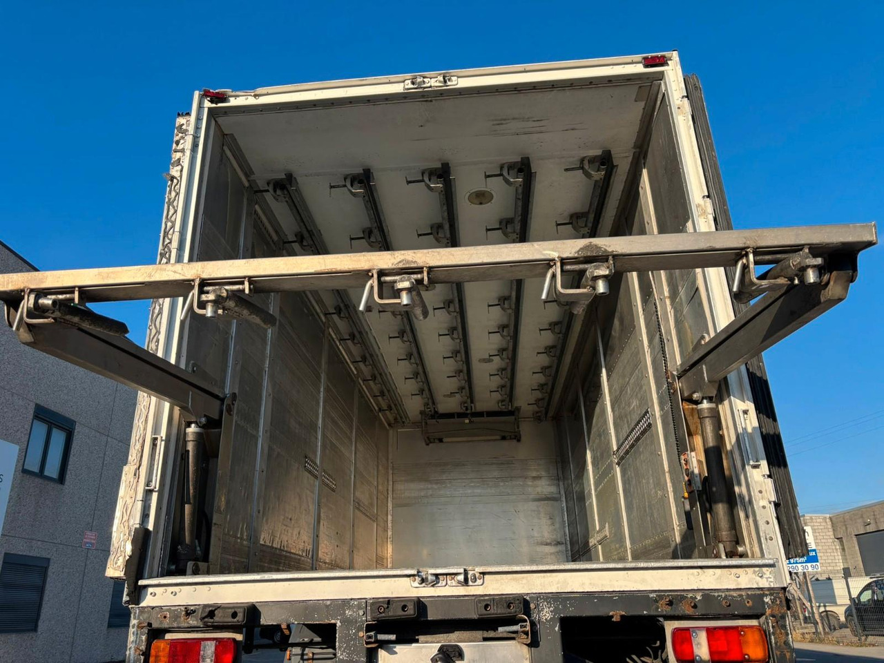 MAN TGM 18.340 Rohrbahnen - Fleish/meat - Truk berpendingin: gambar 1 MAN TGM 18.340 Rohrbahnen - Fleish/meat - Truk berpendingin: gambar 1