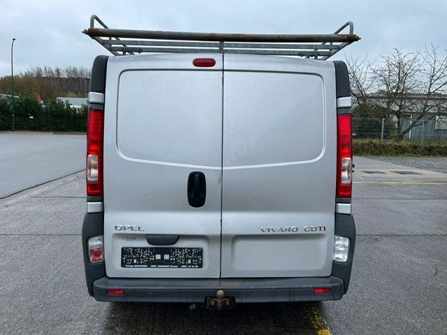 Opel Vivaro 2.0CDTI. TÜV 09/26. Extra Winterreifen. - Van kecil: gambar 4 Opel Vivaro 2.0CDTI. TÜV 09/26. Extra Winterreifen. - Van kecil: gambar 4