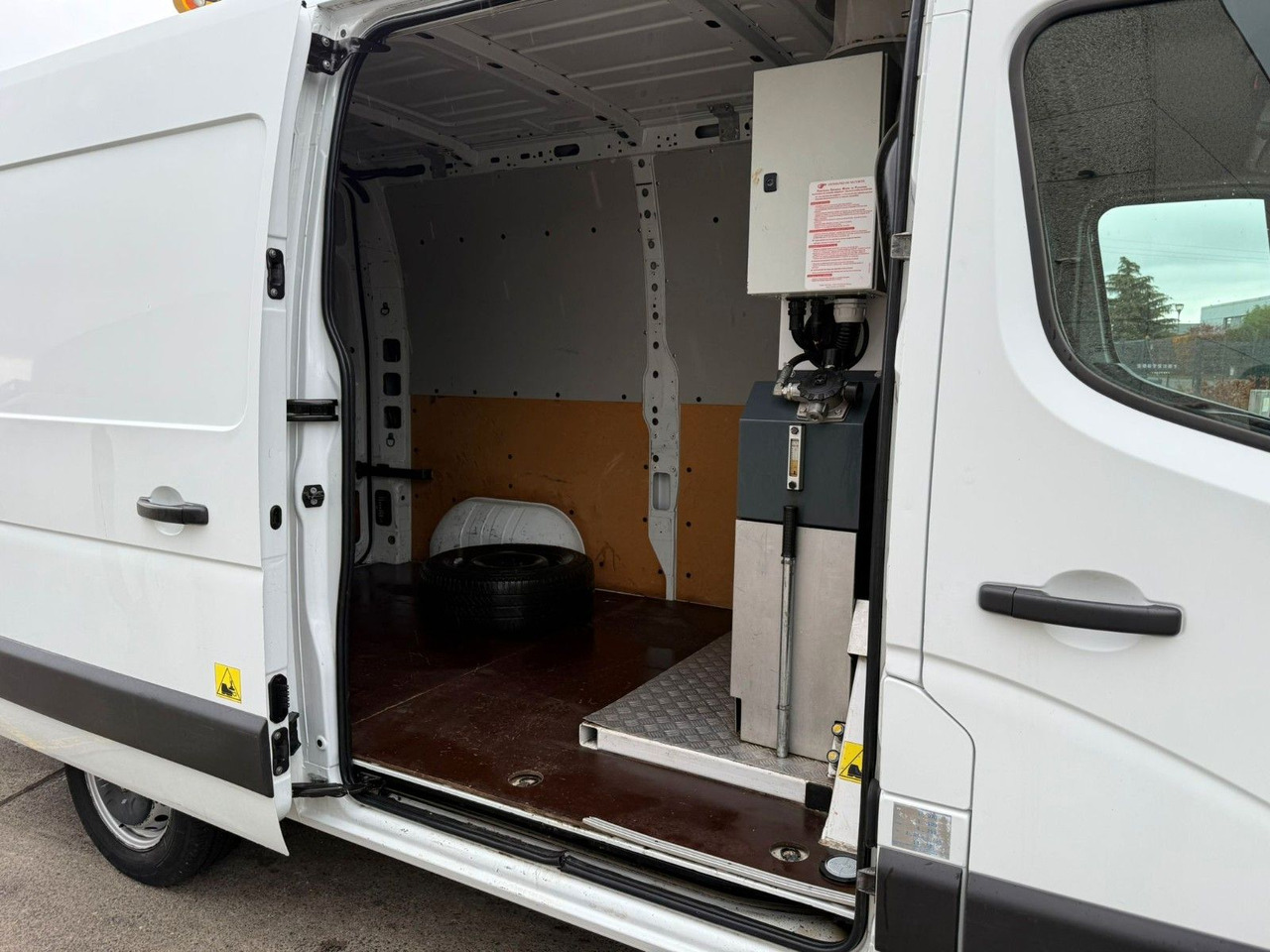 Renault Master. France Elévateur 12m. Klima. Kamera. - Platform udara yang dipasang di truk: gambar 4 Renault Master. France Elévateur 12m. Klima. Kamera. - Platform udara yang dipasang di truk: gambar 4