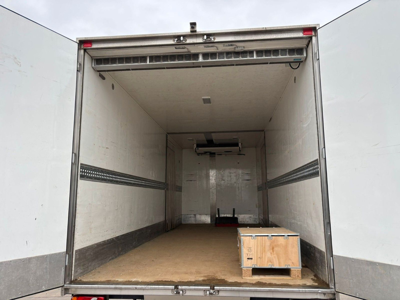 Volvo FL 250. Carrier Supra -20°. EU5. Motor Defekt. - Truk berpendingin: gambar 3 Volvo FL 250. Carrier Supra -20°. EU5. Motor Defekt. - Truk berpendingin: gambar 3