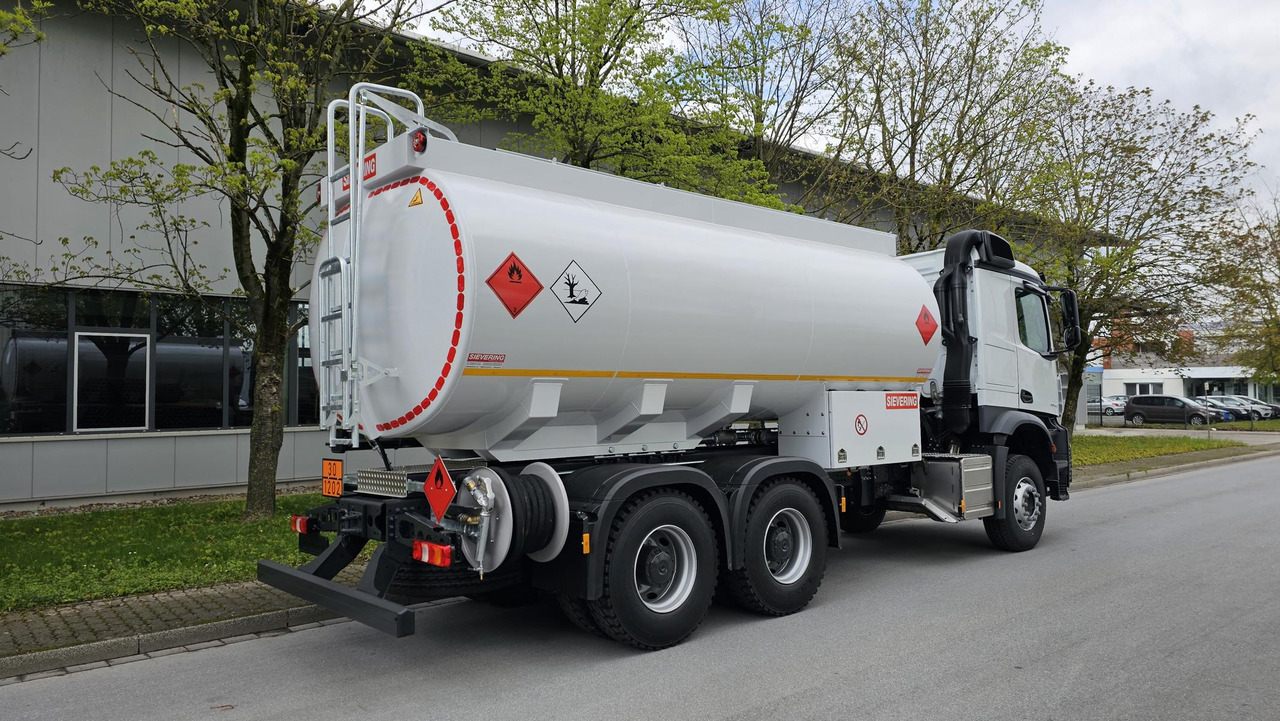 MERCEDES-BENZ Actros 3340 ADR Euro 3 - Truk tangki: gambar 3 MERCEDES-BENZ Actros 3340 ADR Euro 3 - Truk tangki: gambar 3