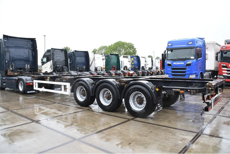 Krone SDC 27 - BPW AXLES - DRUM BRAKES - - Semi-trailer pengangkut mobil: gambar 4 Krone SDC 27 - BPW AXLES - DRUM BRAKES - - Semi-trailer pengangkut mobil: gambar 4