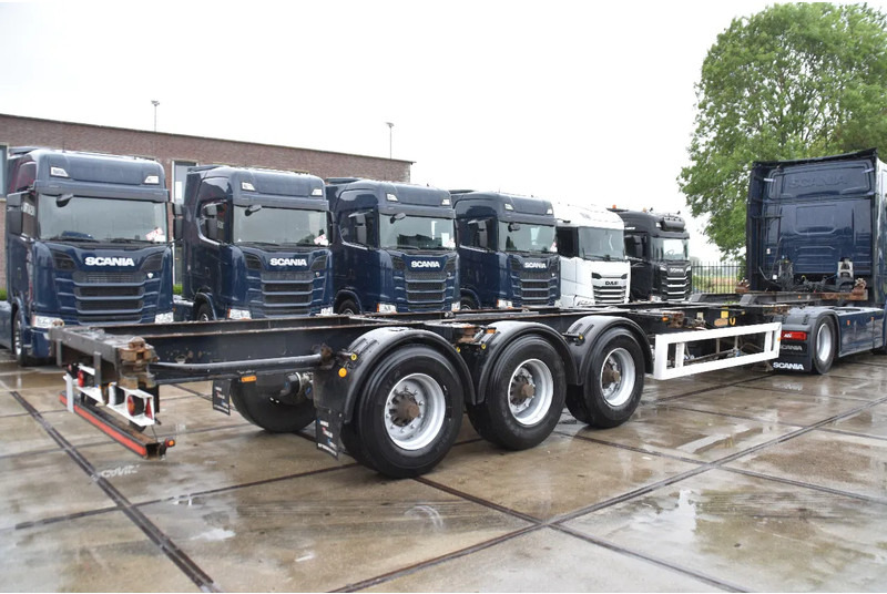 Krone SDC 27 - BPW AXLES - DRUM BRAKES - - Semi-trailer pengangkut mobil: gambar 2 Krone SDC 27 - BPW AXLES - DRUM BRAKES - - Semi-trailer pengangkut mobil: gambar 2