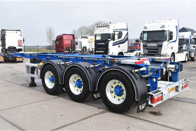 LAG O-3-CC - 20FT SWAP - ADR FL - ALCOA - BPW AXLES - DISC BRAKES - EMPTY WEIGHT 3080 KG!! - Semi-trailer pengangkut mobil: gambar 4 LAG O-3-CC - 20FT SWAP - ADR FL - ALCOA - BPW AXLES - DISC BRAKES - EMPTY WEIGHT 3080 KG!! - Semi-trailer pengangkut mobil: gambar 4