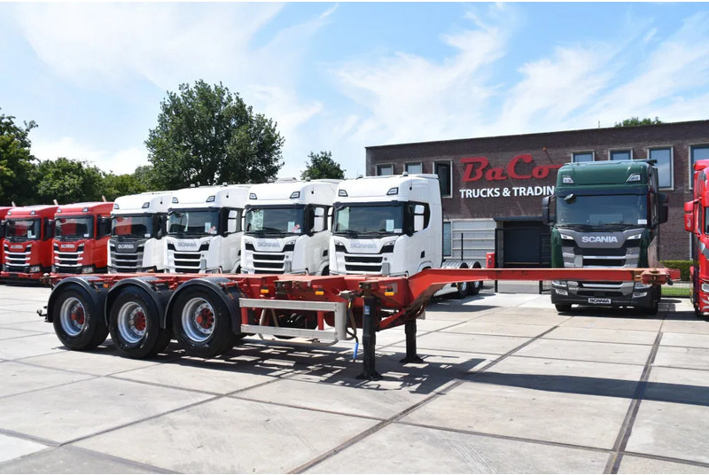 Nooteboom containerchassis - LIFT AXLE - DISC BRAKES - BPW AXLES - 2 x EXTENDABLE - - Semi-trailer pengangkut mobil: gambar 1 Nooteboom containerchassis - LIFT AXLE - DISC BRAKES - BPW AXLES - 2 x EXTENDABLE - - Semi-trailer pengangkut mobil: gambar 1