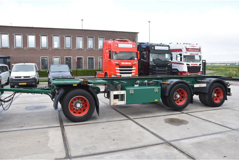 Pacton AXC.330 - BPW AXLES - DRUM BRAKES - LIFT AXLE - STEERING AXLE - GOOD CONDITION - - Trailer pengangkut mobil: gambar 1 Pacton AXC.330 - BPW AXLES - DRUM BRAKES - LIFT AXLE - STEERING AXLE - GOOD CONDITION - - Trailer pengangkut mobil: gambar 1