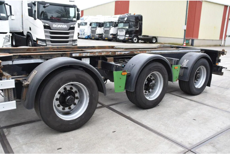 Renders ROC 16.27 CC - X STEERING - BPW AXLES - DISC BRAKES - - Semi-trailer pengangkut mobil: gambar 5 Renders ROC 16.27 CC - X STEERING - BPW AXLES - DISC BRAKES - - Semi-trailer pengangkut mobil: gambar 5