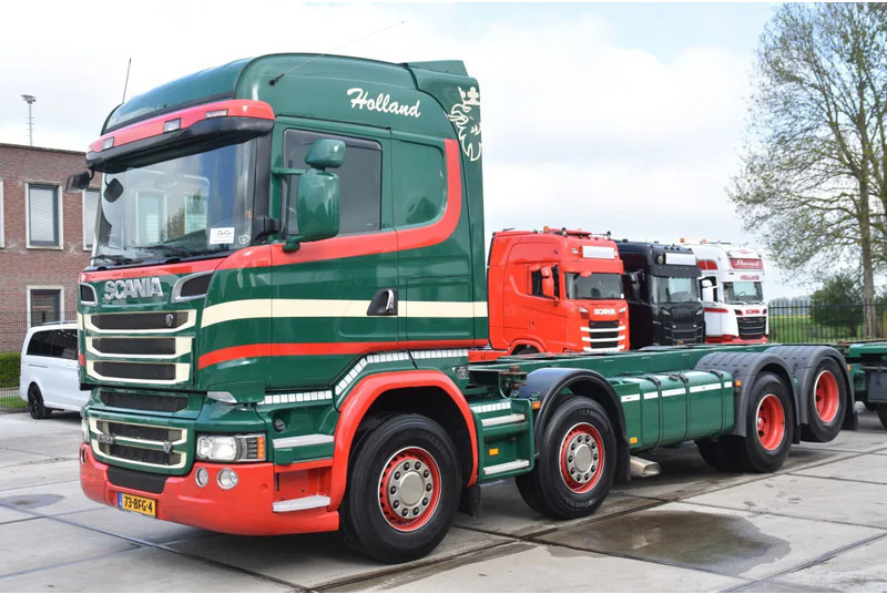 Scania R520 HL V8 8x2 - EURO 6 - MANUAL - RETARDER - WHEELBASE: 510 cm - 10 TONS FRONT AXLE - XENON - - Pengangkut kontainer/ Container truck: gambar 1 Scania R520 HL V8 8x2 - EURO 6 - MANUAL - RETARDER - WHEELBASE: 510 cm - 10 TONS FRONT AXLE - XENON - - Pengangkut kontainer/ Container truck: gambar 1