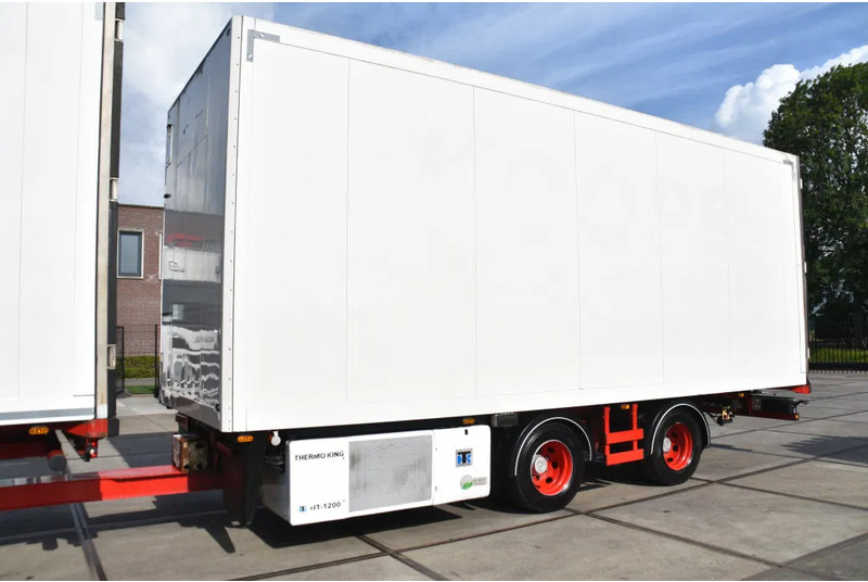 Scania S520 V8 NGS 6x2*4NB + SCHMITZ ZKO 20 - THERMO KING - RETARDER - FULL AIR - WHEELBASE: 515 CM - TOP CONDITION - - Truk berpendingin: gambar 3 Scania S520 V8 NGS 6x2*4NB + SCHMITZ ZKO 20 - THERMO KING - RETARDER - FULL AIR - WHEELBASE: 515 CM - TOP CONDITION - - Truk berpendingin: gambar 3