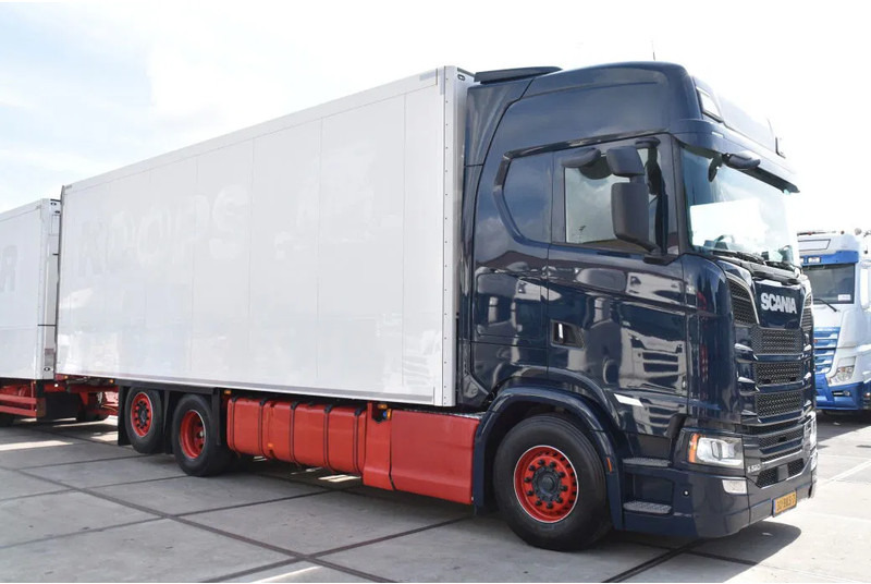 Scania S520 V8 NGS 6x2*4NB - THERMO KING - RETARDER - FULL AIR - WHEELBASE: 515 CM - LED LIGHTS - TOP CONDITION - - Truk berpendingin: gambar 2 Scania S520 V8 NGS 6x2*4NB - THERMO KING - RETARDER - FULL AIR - WHEELBASE: 515 CM - LED LIGHTS - TOP CONDITION - - Truk berpendingin: gambar 2