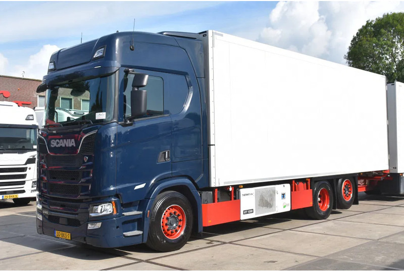 Scania S520 V8 NGS 6x2*4NB - THERMO KING - RETARDER - FULL AIR - WHEELBASE: 515 CM - LED LIGHTS - TOP CONDITION - - Truk berpendingin: gambar 1 Scania S520 V8 NGS 6x2*4NB - THERMO KING - RETARDER - FULL AIR - WHEELBASE: 515 CM - LED LIGHTS - TOP CONDITION - - Truk berpendingin: gambar 1