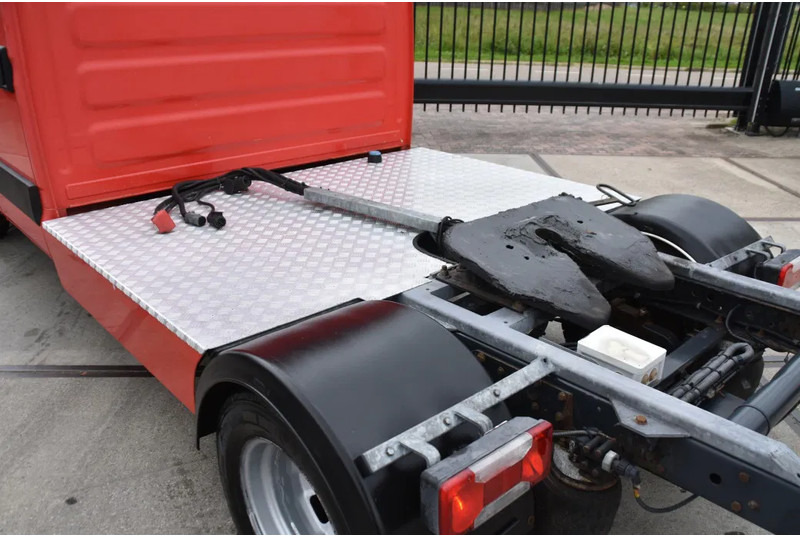 Tractor head Iveco 40C18 - MANUAL - EURO 4 - 341 TKM - RADIO - BACKSEAT - 4 DOORS - GOOD CONDITION -: gambar 9