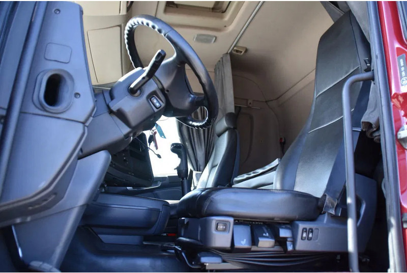 Scania R420 HL 6x2/4 - ADR FL - MANUAL - EURO 5 - 698 TKM - HYDRAULIC SYSTEM - LEATHER SEATS - XENON - - Tractor head: gambar 4 Scania R420 HL 6x2/4 - ADR FL - MANUAL - EURO 5 - 698 TKM - HYDRAULIC SYSTEM - LEATHER SEATS - XENON - - Tractor head: gambar 4
