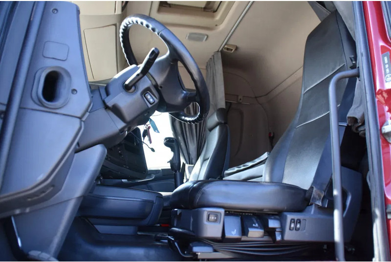 Scania R420 HL 6x2/4 - ADR FL - MANUAL - EURO 5 - 698 TKM - HYDRAULIC SYSTEM - LEATHER SEATS - XENON - - Tractor head: gambar 4 Scania R420 HL 6x2/4 - ADR FL - MANUAL - EURO 5 - 698 TKM - HYDRAULIC SYSTEM - LEATHER SEATS - XENON - - Tractor head: gambar 4