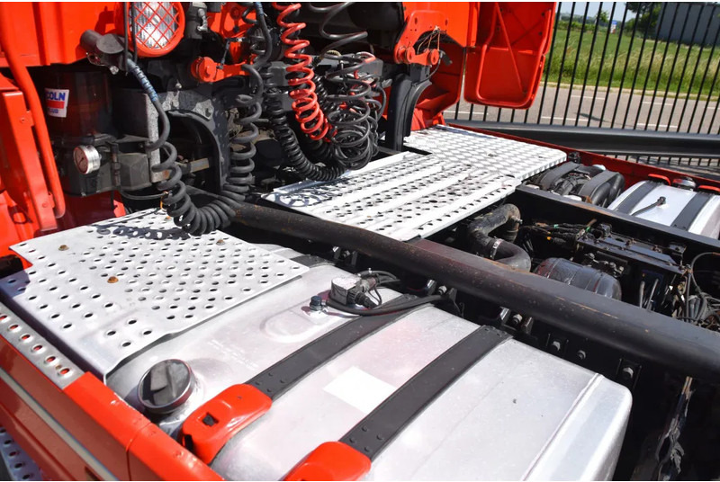 Scania R500 V8 TL 6x2/4 - EURO 5 - MANUAL - RETARDER - LEATHER SEATS - 2 x FUEL TANKS - XENON - - Tractor head: gambar 4 Scania R500 V8 TL 6x2/4 - EURO 5 - MANUAL - RETARDER - LEATHER SEATS - 2 x FUEL TANKS - XENON - - Tractor head: gambar 4