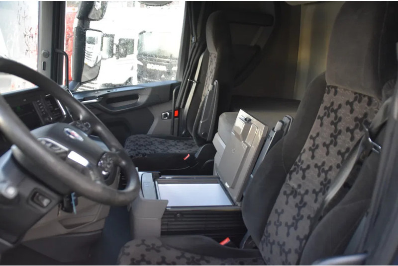 Scania S450 NGS 4x2NB - FULL AIR - 651 TKM - RETARDER - PARK. AIRCO - NAVI - 2 x FUEL TANKS - LED - - Tractor head: gambar 5 Scania S450 NGS 4x2NB - FULL AIR - 651 TKM - RETARDER - PARK. AIRCO - NAVI - 2 x FUEL TANKS - LED - - Tractor head: gambar 5