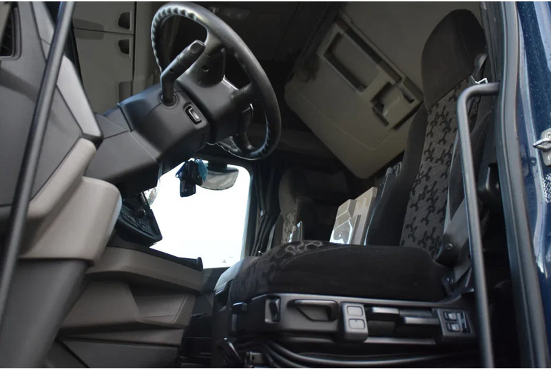 Scania S450 NGS 4x2NB - FULL AIR - 651 TKM - RETARDER - PARK. AIRCO - NAVI - 2 x FUEL TANKS - LED - - Tractor head: gambar 4 Scania S450 NGS 4x2NB - FULL AIR - 651 TKM - RETARDER - PARK. AIRCO - NAVI - 2 x FUEL TANKS - LED - - Tractor head: gambar 4