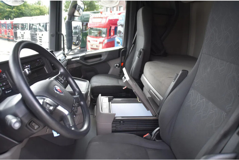 Scania S450 NGS 4x2NB - FULL AIR - RETARDER - ACC - PARK. AIRCO - 2 x FUEL TANKS - TOP CONDITION - - Tractor head: gambar 5 Scania S450 NGS 4x2NB - FULL AIR - RETARDER - ACC - PARK. AIRCO - 2 x FUEL TANKS - TOP CONDITION - - Tractor head: gambar 5